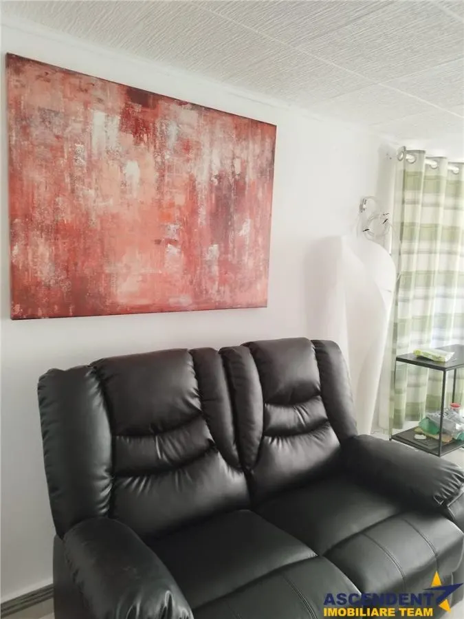 Casa cu doua apartamente in pitorescul areal al Cetatii Medievale - Scheii Brasovului - foto 1