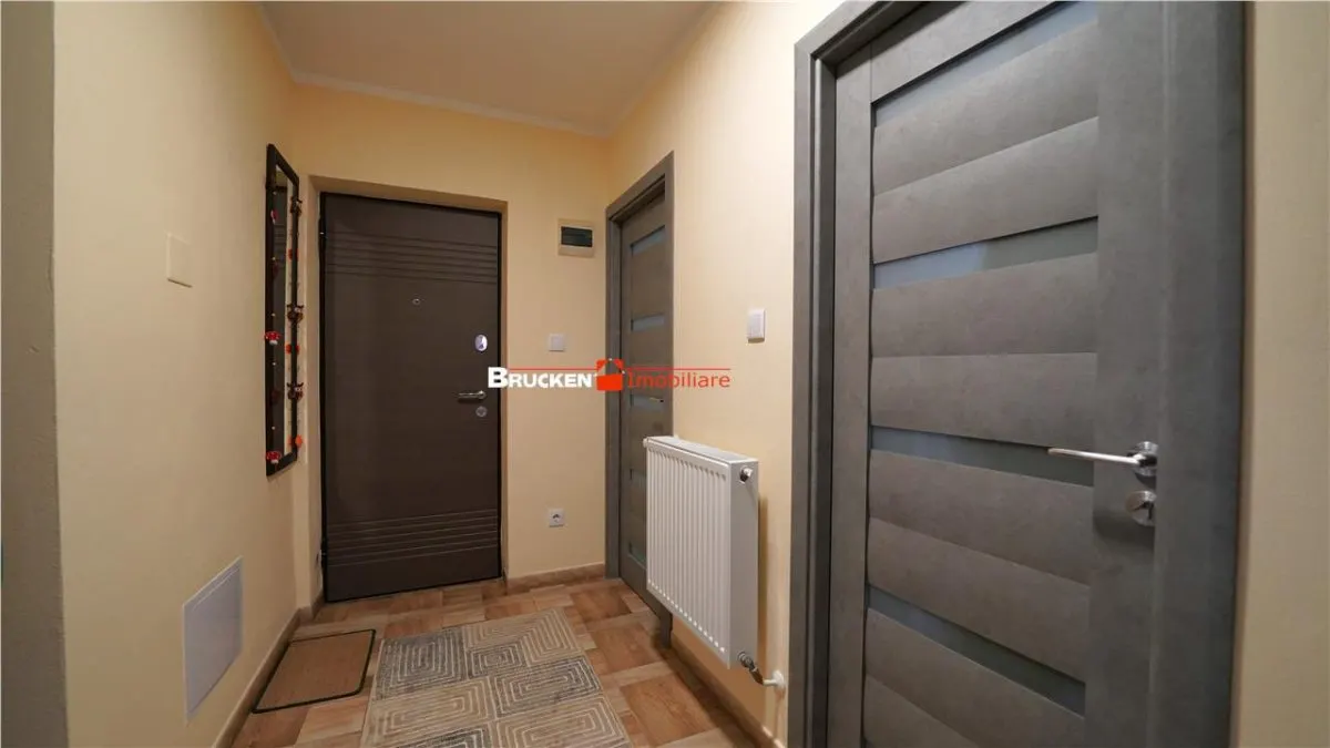 Sanmartin - Vila cu 3 apartamente si potential de inchiriere - foto 8