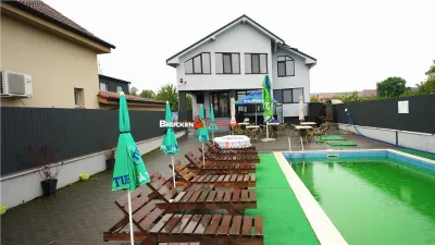 Cladire multifunctionala cu piscina – inchiriere premium in centrul Sanmartinului - Sanmartin