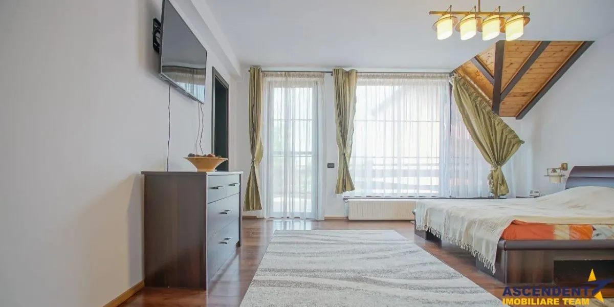 Vila, cu  500mp teren, garaj, curte proprie, Brasov - foto 6