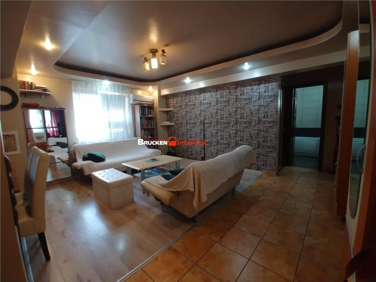 Apartament cu 4 camere de inchiriat - foto 1