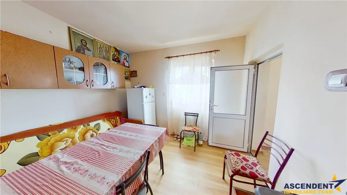 EXPLOREAZA VIRTUAL! Pe 1.300 mp teren, Casa traditionala, Centrala zonare - foto 3