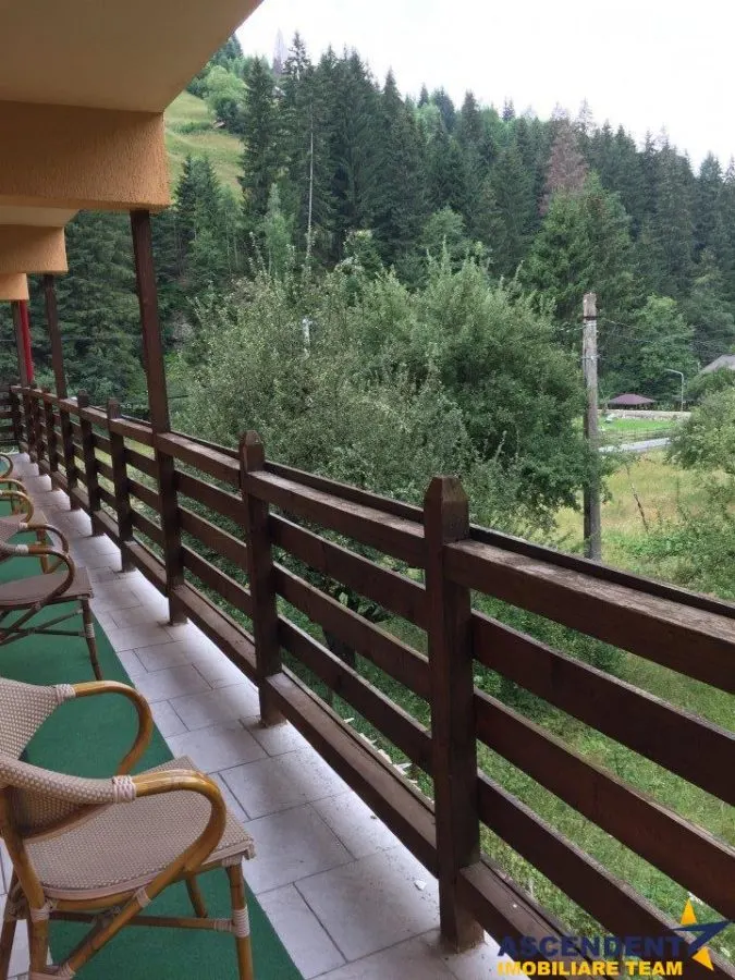 Pensiune constructie noua, pe 1.200mp teren,  Moieciu, Bran, Brasov - foto 1