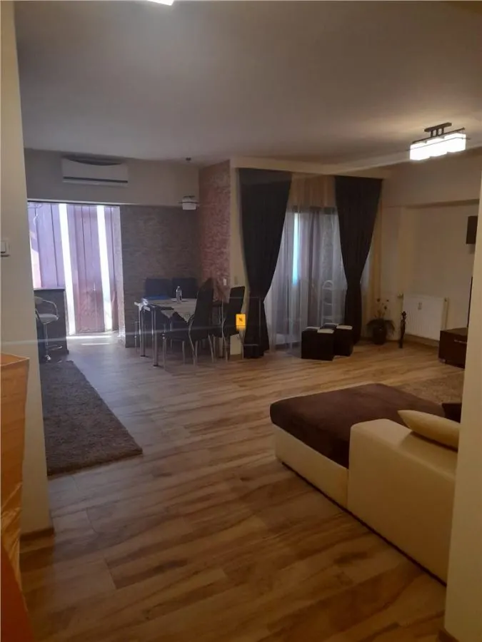 Apartament de vanzare 3 camere zona Ultracental - foto 1