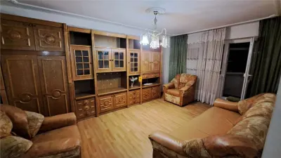 Apartament 3 camere de vanzare zona B-dul Bucuresti - Ploiesti