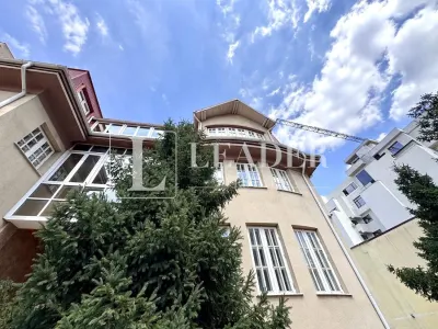 Casa de vanzare | Zona Marriott | Teren 650 mp - Bucuresti