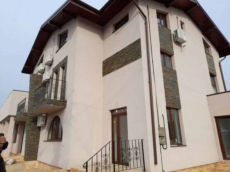 INCHIRIERE VILA 14 camere, Bariera Bucov - foto 1