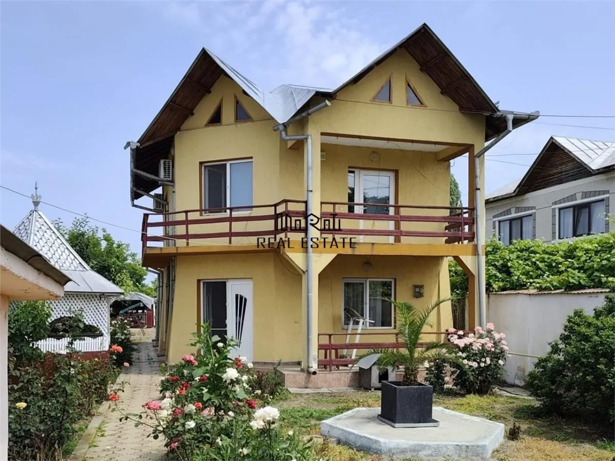 Proprietate spatioasa de vanzare in Gaesti, Dambovita - ideala pentru locuit sau agropensiune - foto 1