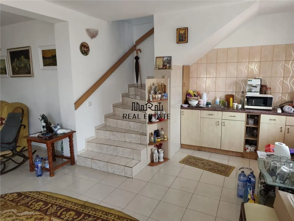 Proprietate spatioasa de vanzare in Gaesti, Dambovita - ideala pentru locuit sau agropensiune - foto 3
