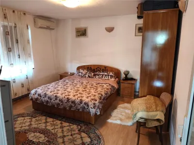 Proprietate spatioasa de vanzare in Gaesti, Dambovita - ideala pentru locuit sau agropensiune - foto 5