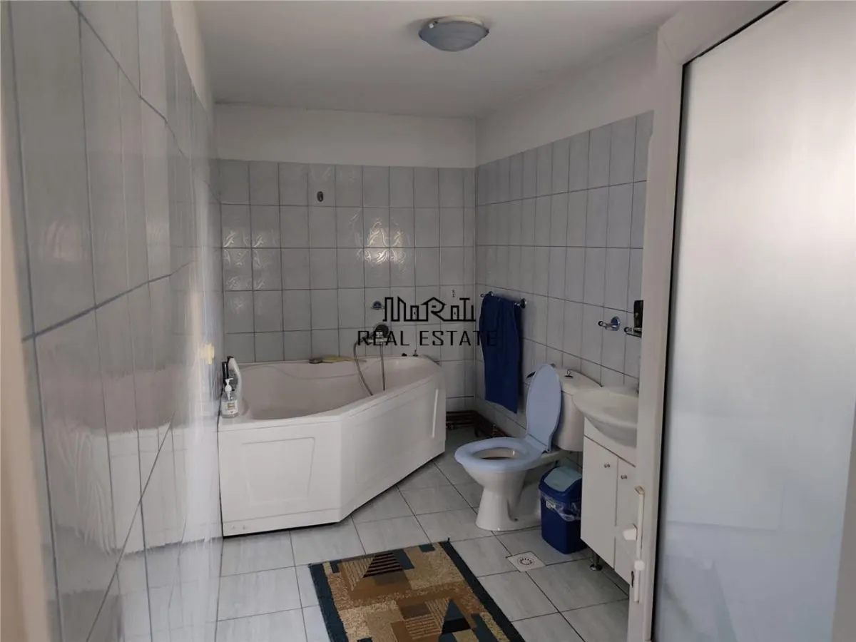 Proprietate spatioasa de vanzare in Gaesti, Dambovita - ideala pentru locuit sau agropensiune - foto 6