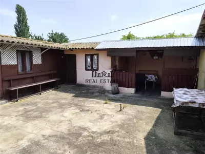 Proprietate spatioasa de vanzare in Gaesti, Dambovita - ideala pentru locuit sau agropensiune - foto 10
