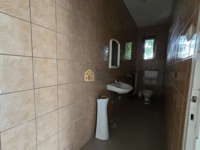De inchiriat camere la casa in Episcopia pe Str. Vamii - foto 4