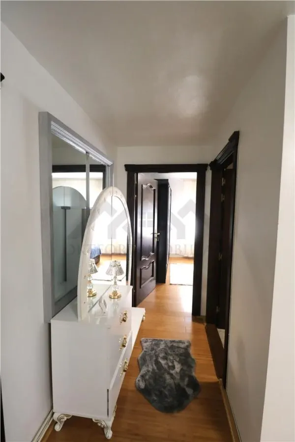 Apartament 2 camere , centrala proprie , zona Lunei - foto 3