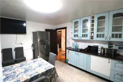 Apartament 2 camere , centrala proprie , zona Lunei - foto 7