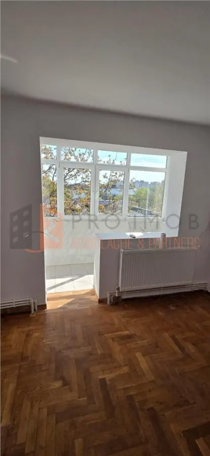Apartament 2 camere cf 2 semidecomandat zona Crang 2 - foto 2