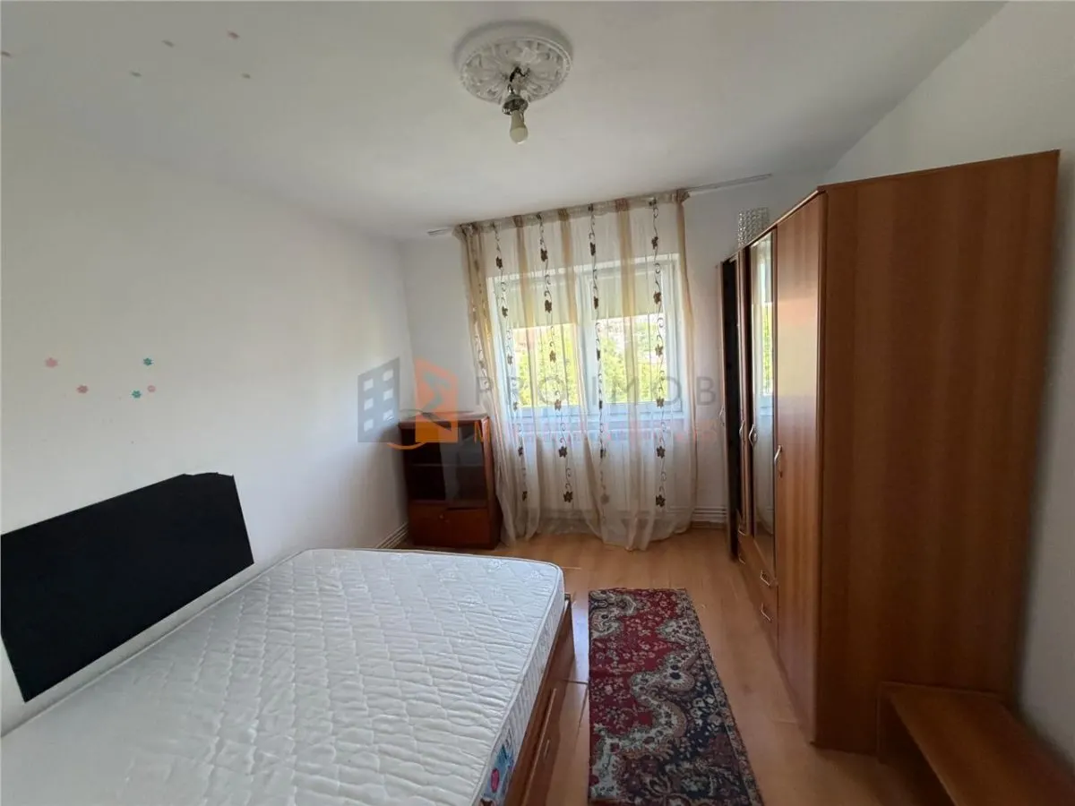 Apartament 2 camere cf 1 semidecomandat zona Crang - foto 3