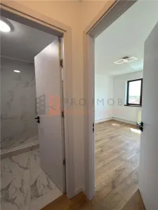 Apartament 2 camere cf 1 semidecomandat zona Crang - foto 3
