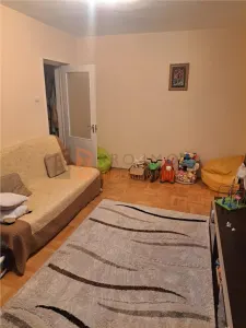 Apartament 2 camere cf semidecomandat zona 23 August - Buzau