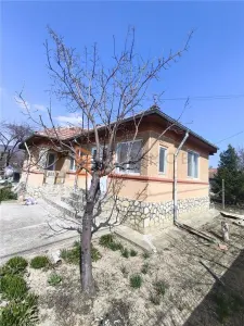 Casa tip parter zona Pietroasele-Saranga - Saranga