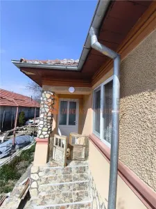 Casa tip parter zona Pietroasele-Saranga - foto 12