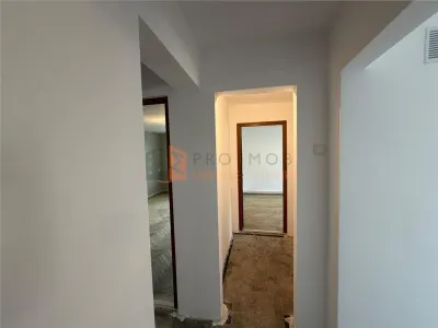 Apartament 3 camere cf 2 decomandat Zona Micro 14 - foto 12