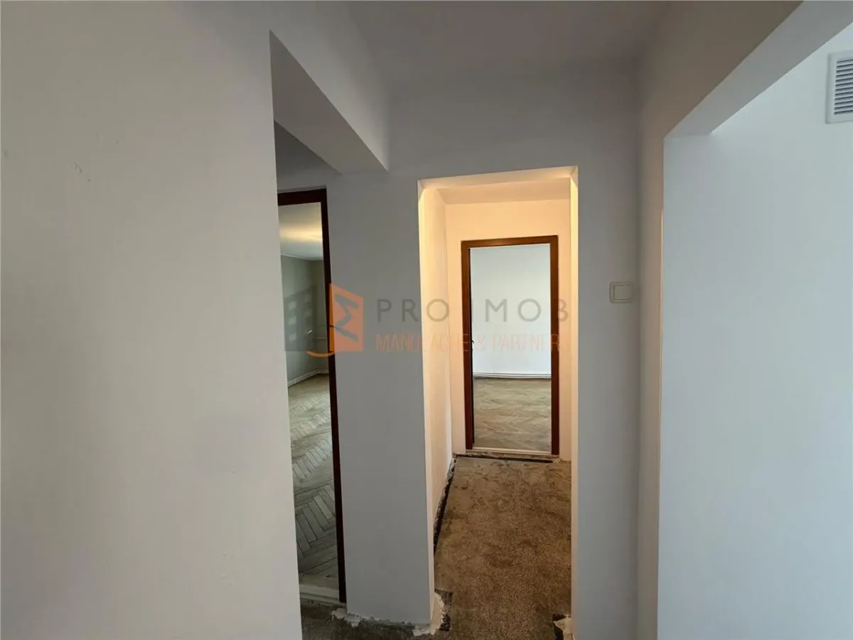 Apartament 3 camere cf 2 decomandat Zona Micro 14 - foto 12