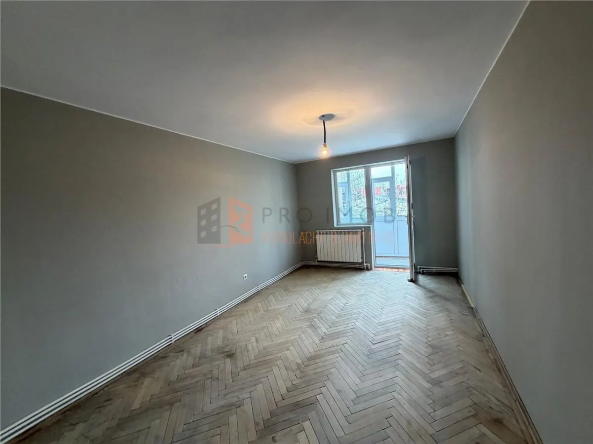 Apartament 3 camere cf 2 decomandat Zona Micro 14 - foto 5
