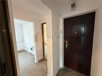 Apartament 3 camere cf 2 decomandat Zona Micro 14 - foto 6