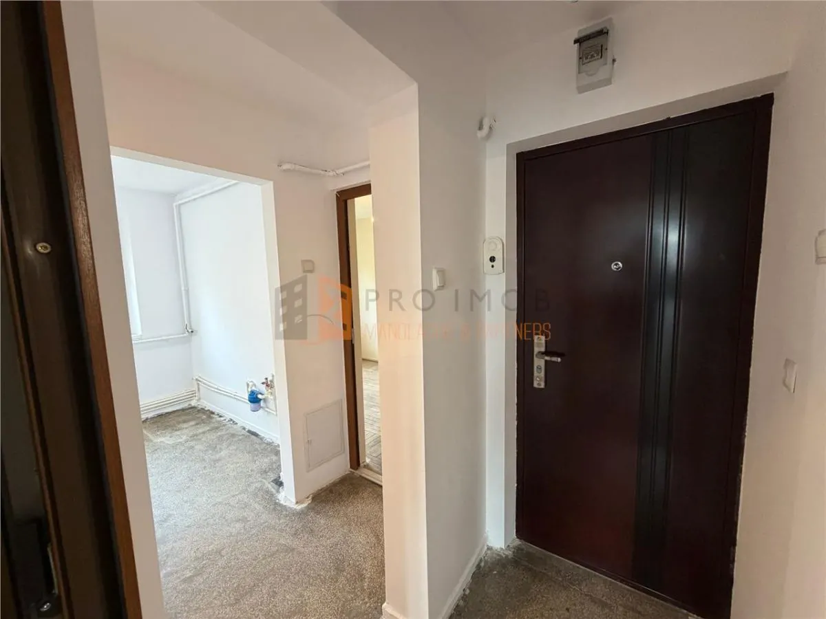 Apartament 3 camere cf 2 decomandat Zona Micro 14 - foto 6