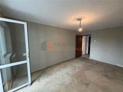 Apartament 3 camere cf 2 decomandat Zona Micro 14 - foto 10