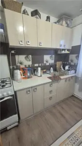 Apartament 3 camere cf 1 semidecomandat zona Micro 5 - foto 2