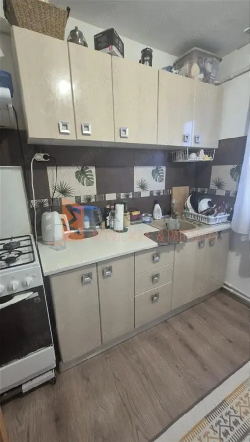 Apartament 3 camere cf 1 semidecomandat zona Micro 5 - foto 2