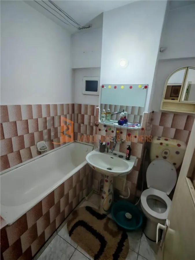 Apartament 3 camere cf 1 decomandat zona Centru - foto 8