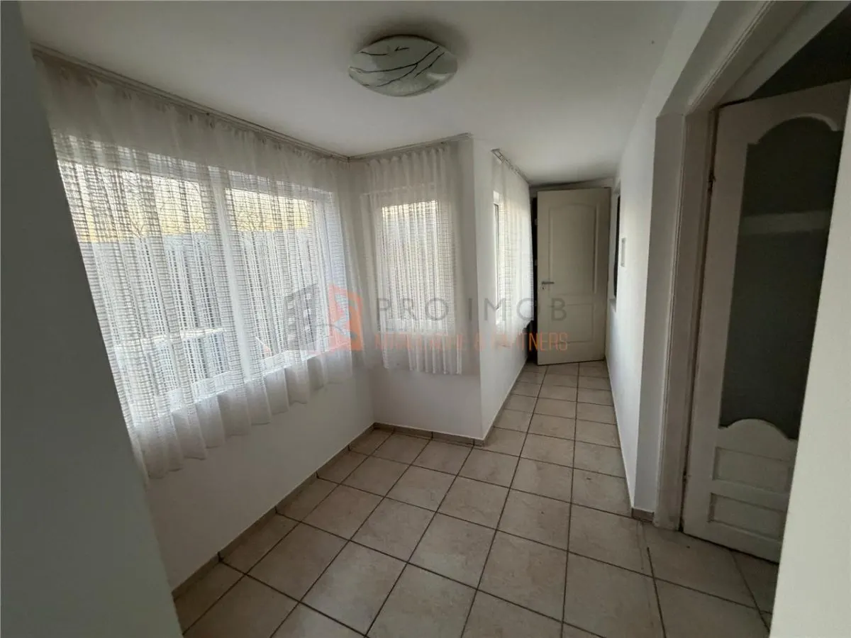 Casa tip parter zona Cernatesti - foto 11
