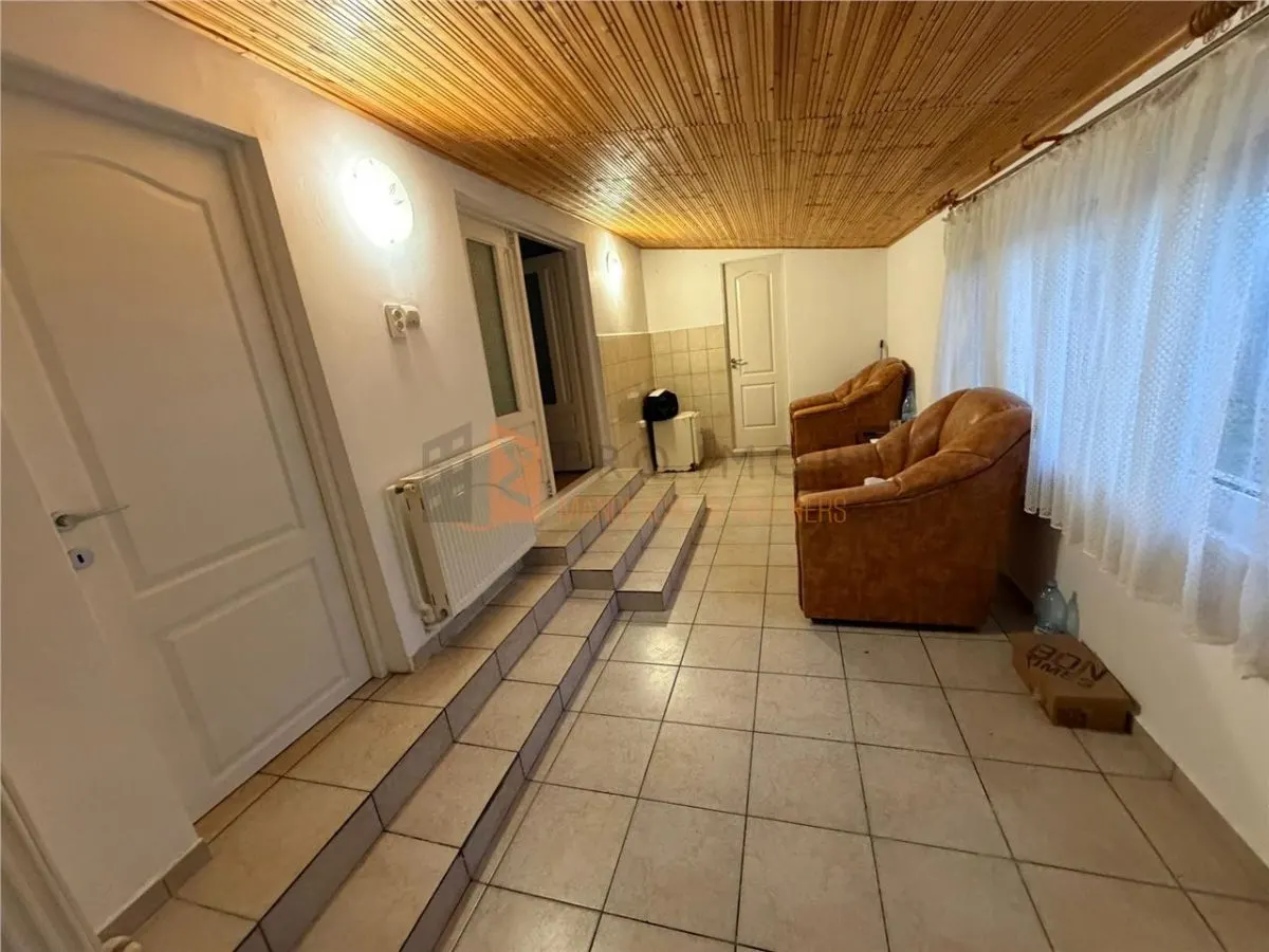 Casa tip parter zona Cernatesti - foto 4