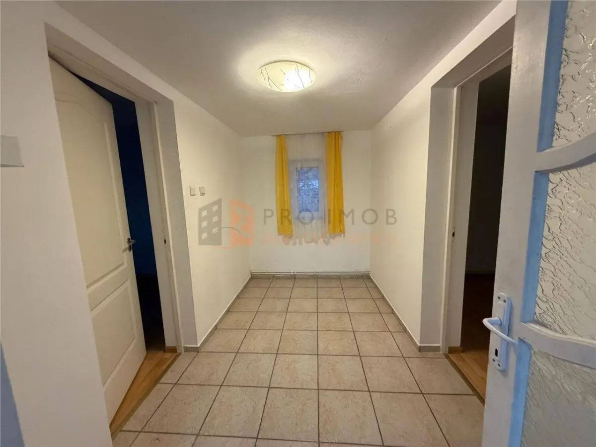 Casa tip parter zona Cernatesti - foto 7