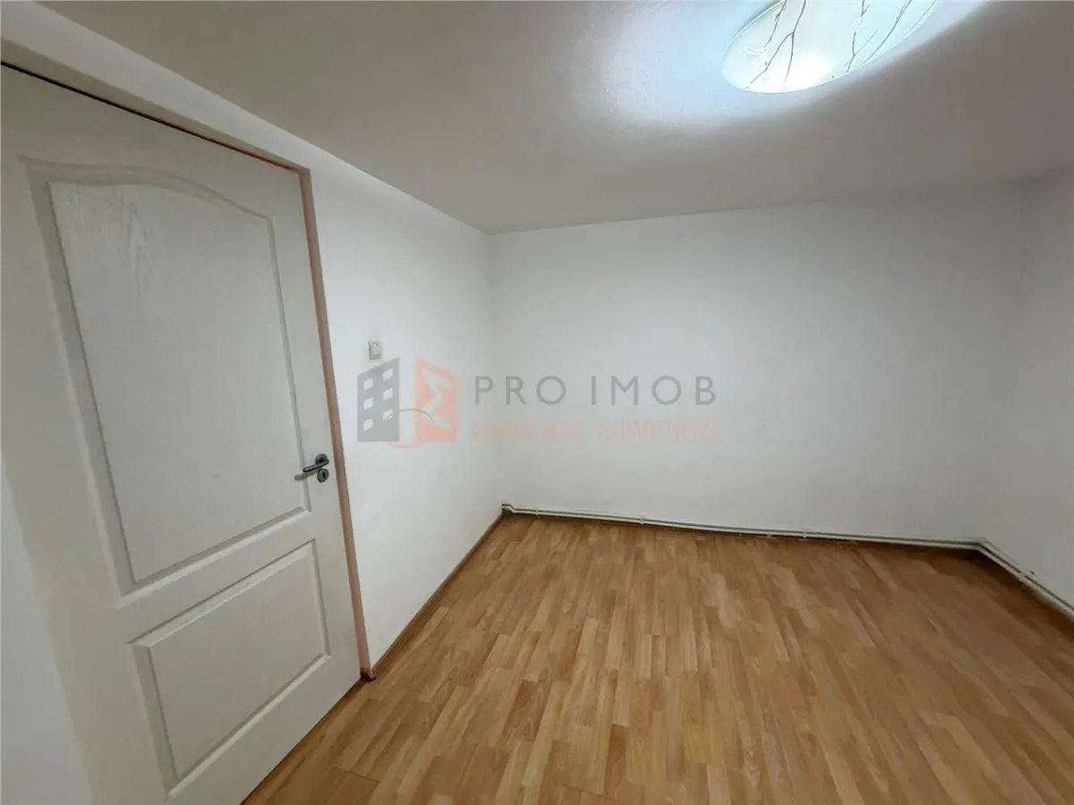 Casa tip parter zona Cernatesti - foto 8