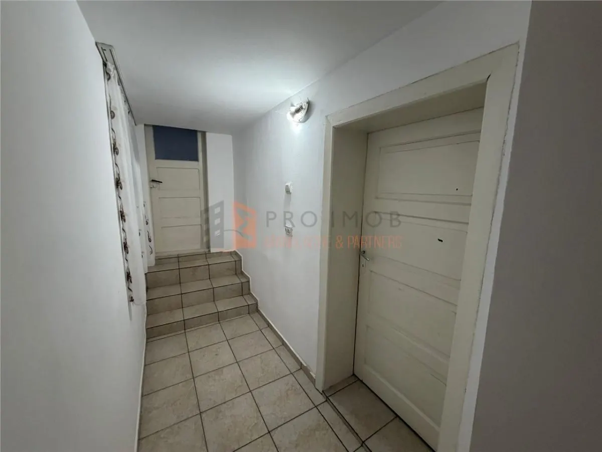 Casa tip parter zona Cernatesti - foto 9