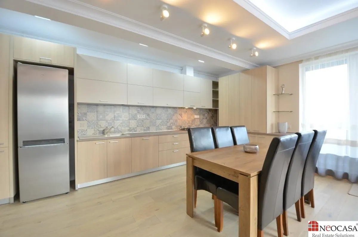 APARTAMENT 4 CAMERE, MOBILAT, CU VEDERE CATRE LACUL TEI - foto 3