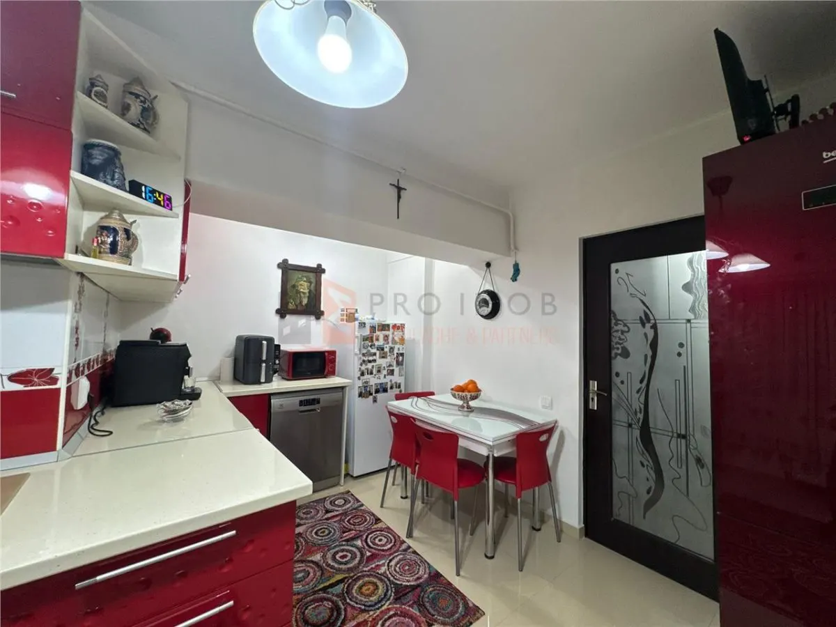 Apartament 3 camere cf 1 decomandat zona Ultracentral - foto 8