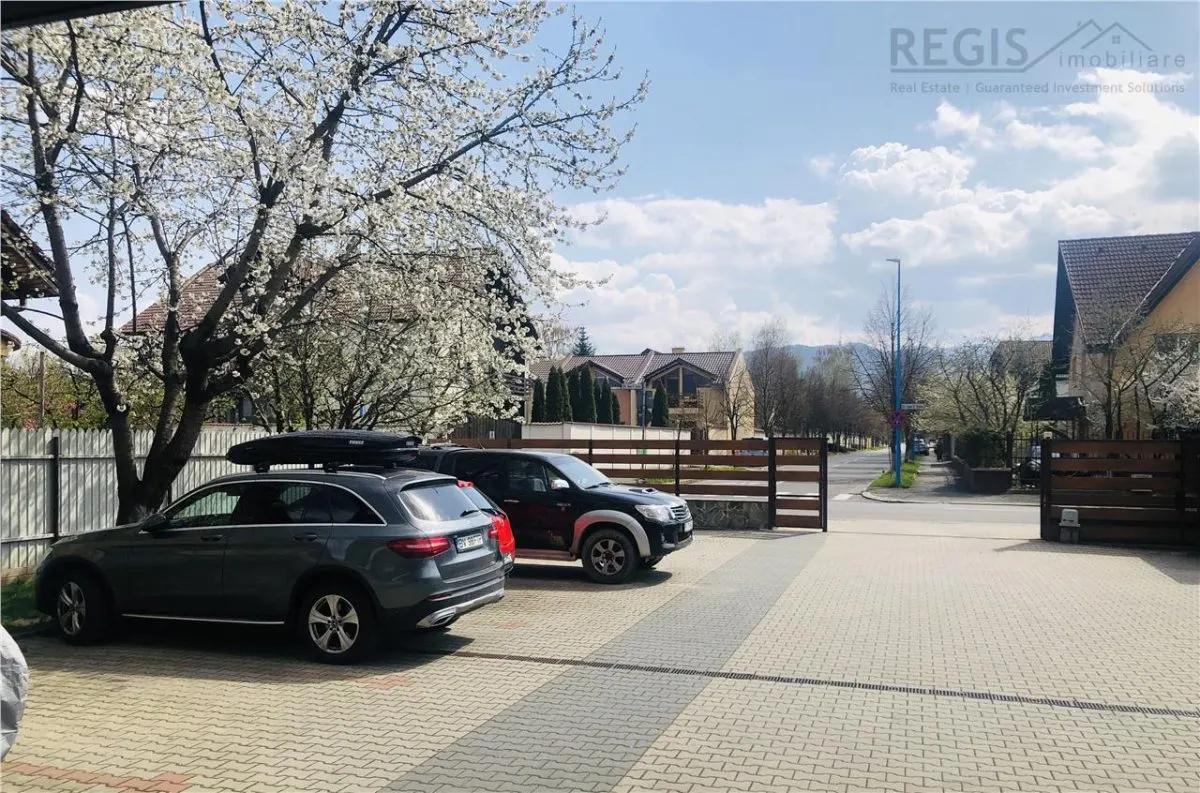 Apartament 3 camere cu doua parcari, strada de vile,  langa Coresi Tractorul - foto 2