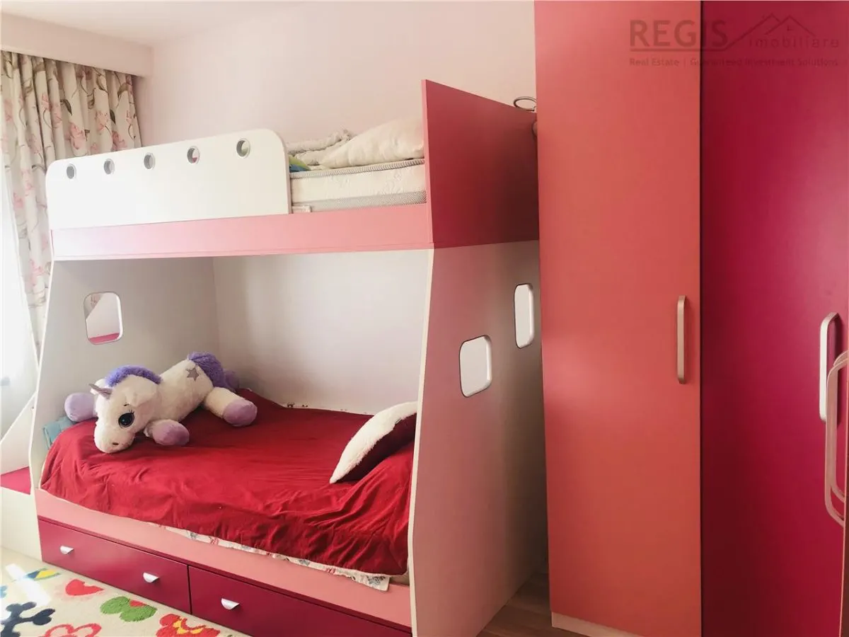 Apartament 3 camere cu doua parcari, strada de vile,  langa Coresi Tractorul - foto 13