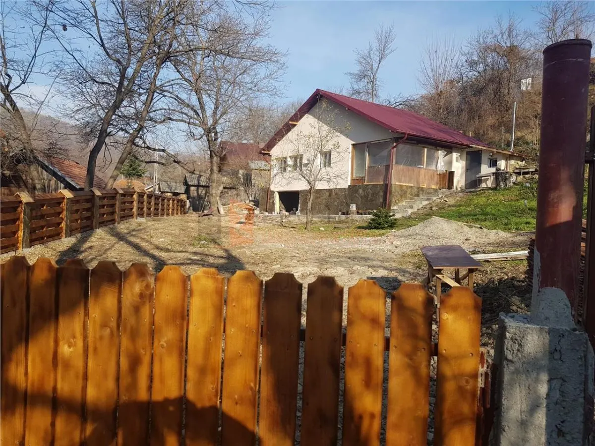 Casa tip parter zona Cozieni - foto 1
