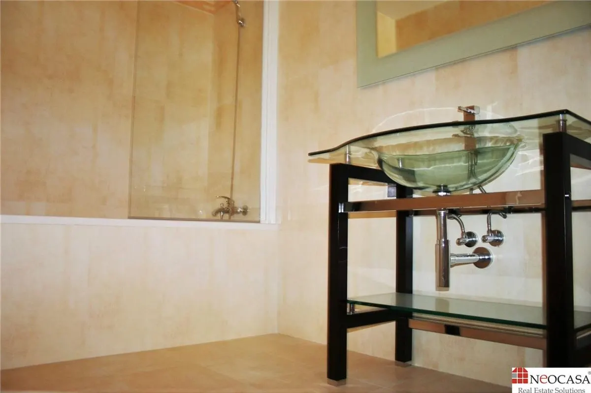 UN APARTAMENT UNIC! - foto 15