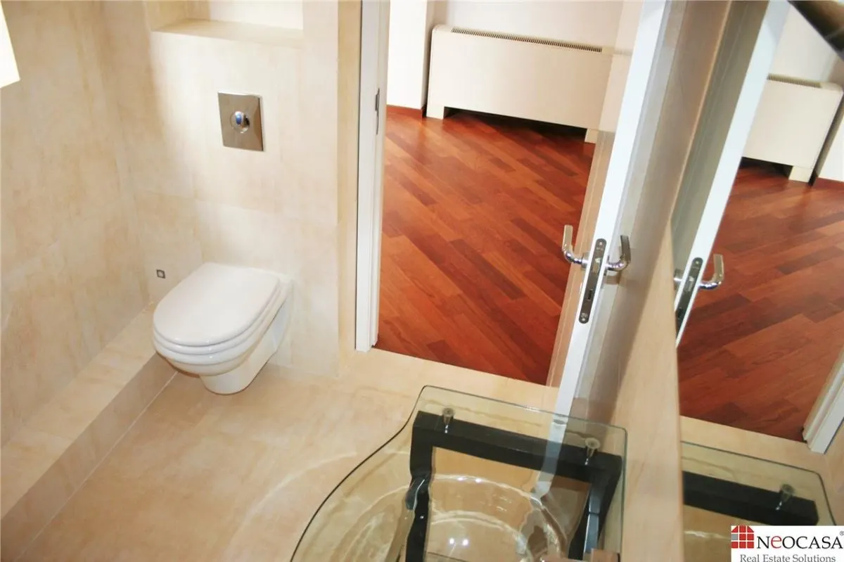 UN APARTAMENT UNIC! - foto 17