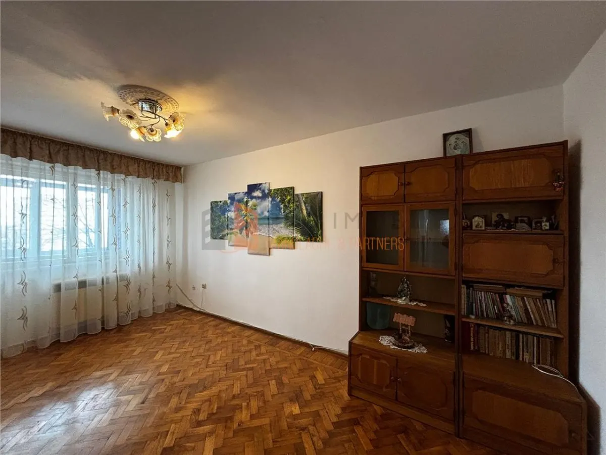Apartament 2 camere cf 1 decomandat zona Micro 5 - foto 4