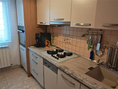 Apartament 3 camere cf 1 semidecomandat in zona Crang - Buzau