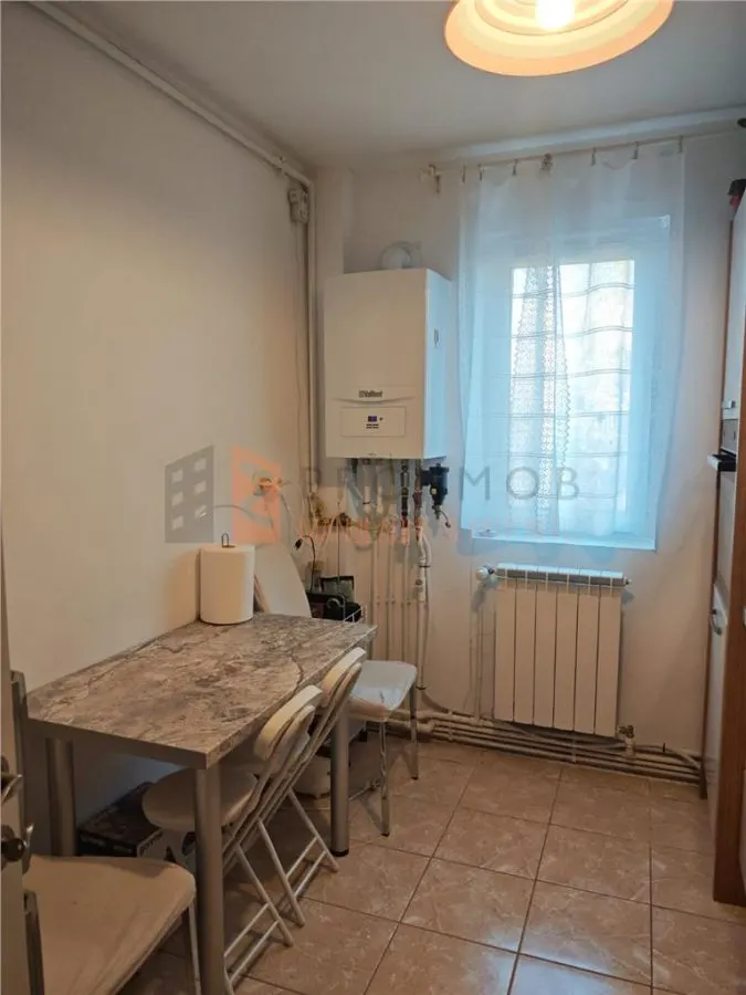 Apartament 3 camere cf 1 semidecomandat in zona Crang - foto 11
