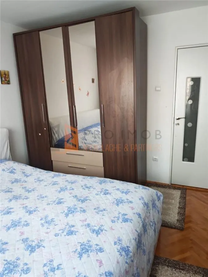 Apartament 3 camere cf 1 semidecomandat in zona Crang - foto 6